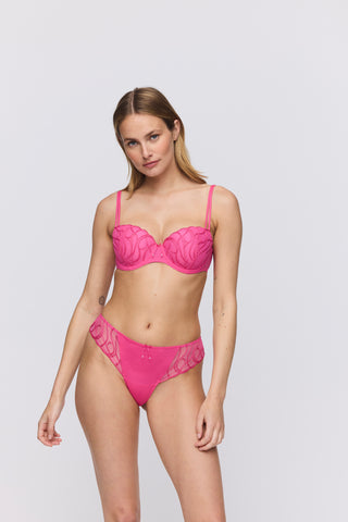 HELEEN  String