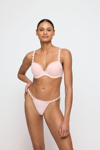 AVERO pearly pink mini String