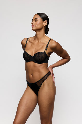 NOOVA String schwarz