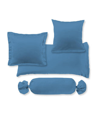 S-009100 | colours | fleuresse | Blaue Kissenbezüge aus edlem Mako Satin |  6072 MEERESBLAU  | 100% Baumwolle | 4043202392524