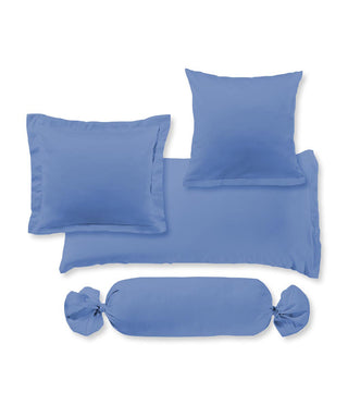 S-009100 | colours | fleuresse | Kissenbezug aus Mako Satin in Blau |  6031 MITTELBLAU  | 100% Baumwolle | 4043202097818